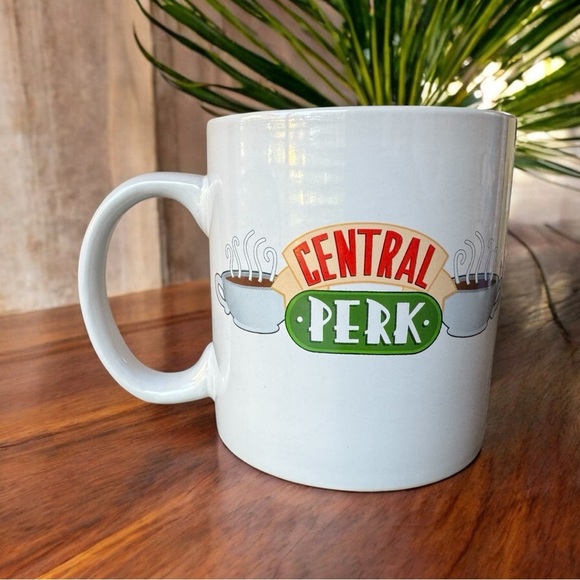 F.R.I.E.N.D.S Central Perk Oversized 20oz Coffee Mug – Silver Buffalo - Picture 3 of 10